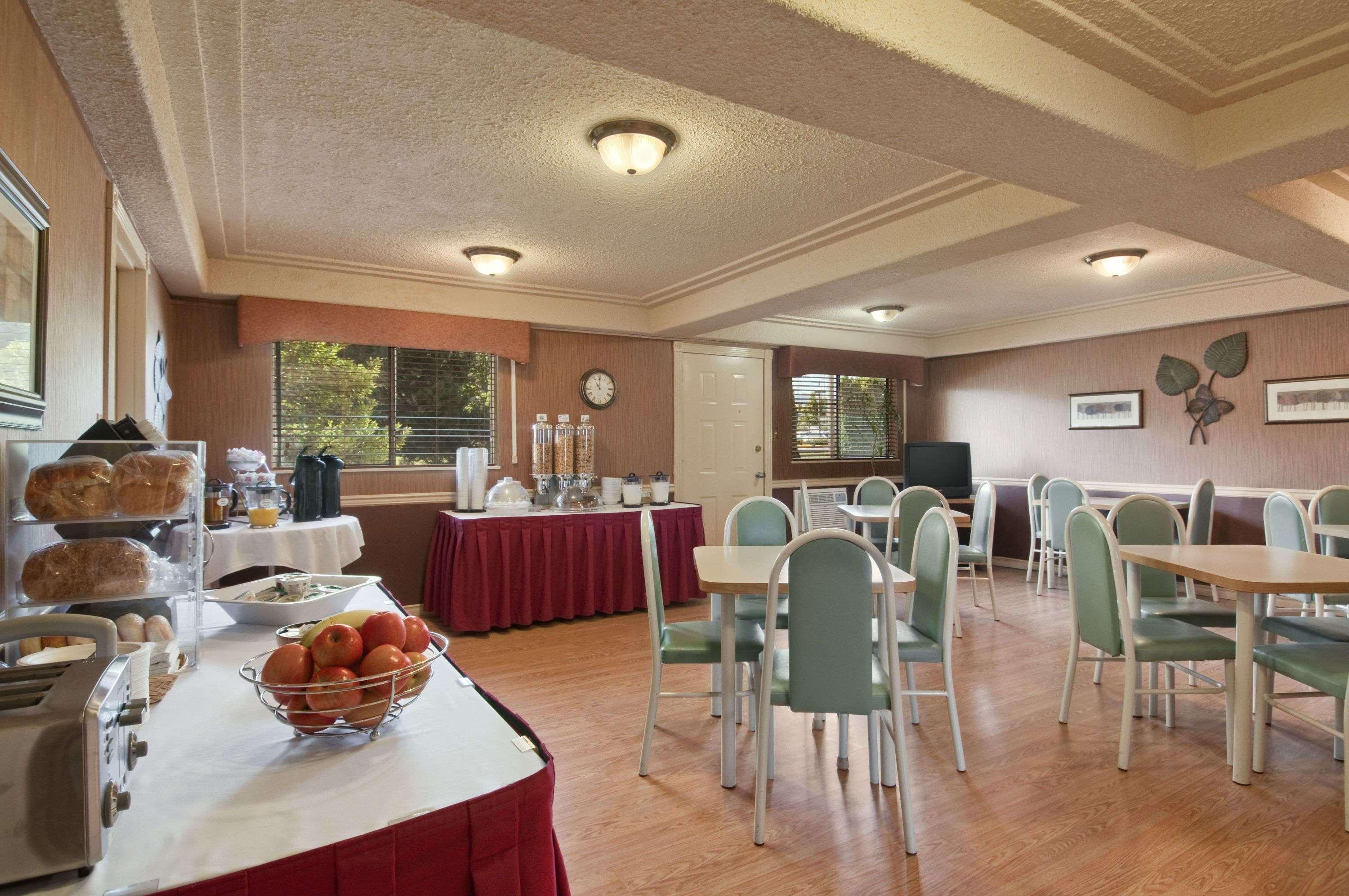 Coast Courtenay Hotel Exterior foto